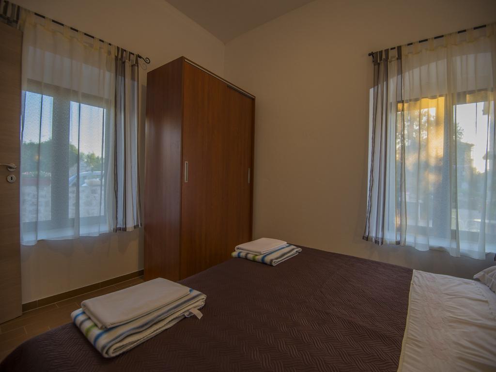 Apartments Punta Starigrad Paklenica Bagian luar foto