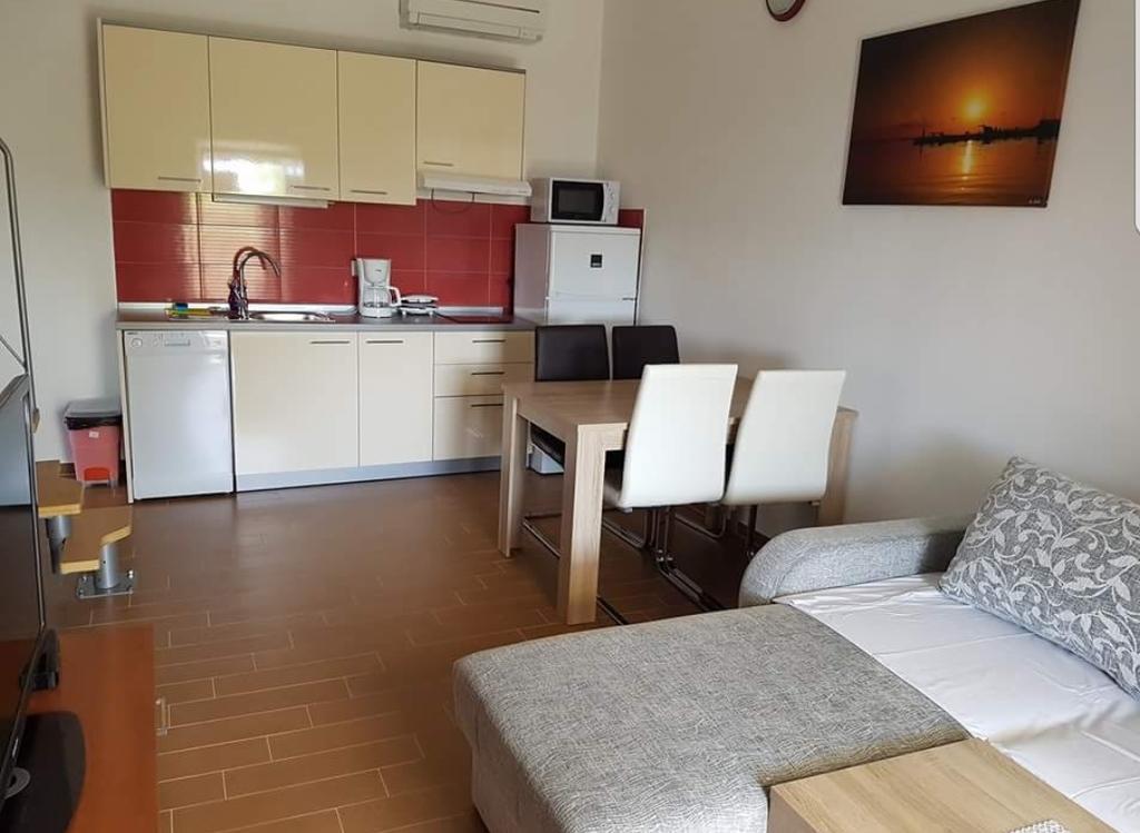 Apartments Punta Starigrad Paklenica Bagian luar foto